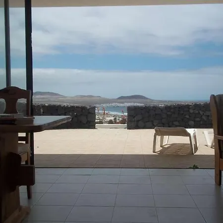 Sleeps 4 Wifi T691442 Сasa de vacaciones Famara